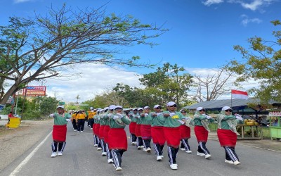 Regu Bapak Ibu Guru Mengikuti Lomba GJM